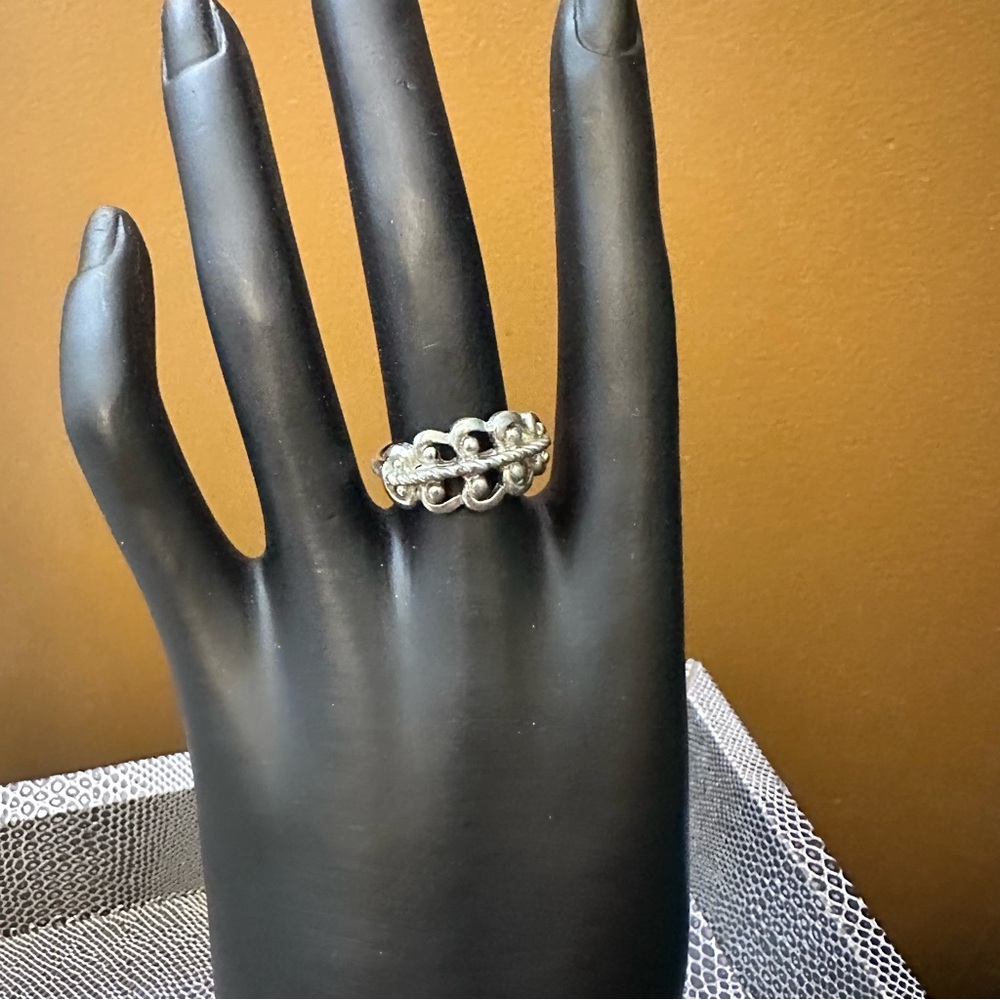 Vintage Avon French Filigree silvertone ring